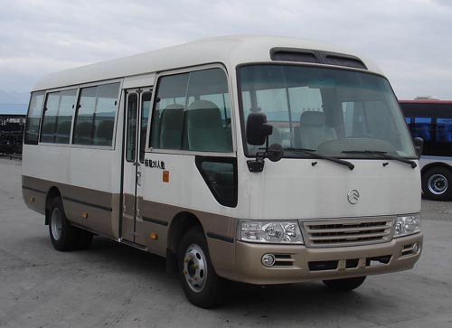 金旅7米24-26座客车(XML6700J28Q)