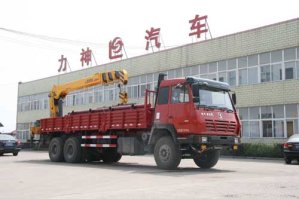 压裂管汇车