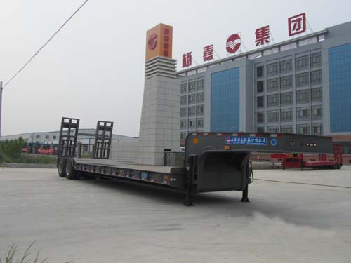 杨嘉14.5米27吨低平板半挂车(LHL9405TDPA)