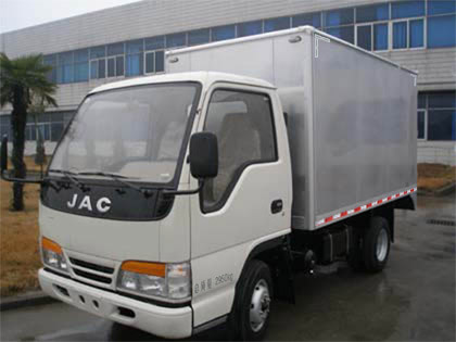 HFC4010X1 五叶3.6米厢式低速货车图片