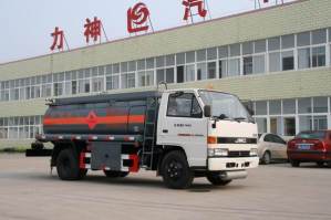 运油车