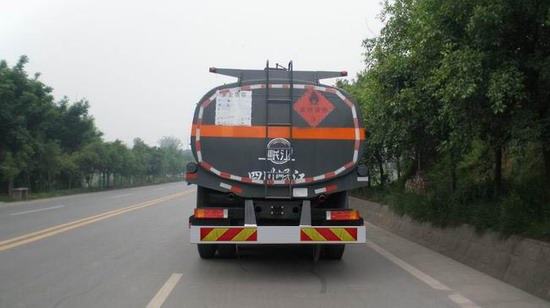 岷江牌YZQ5251GHY3化工液体运输车公告图片
