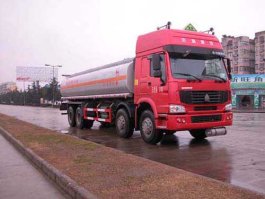 华威驰乐牌SGZ5311GHYZZ3W化工液体运输车