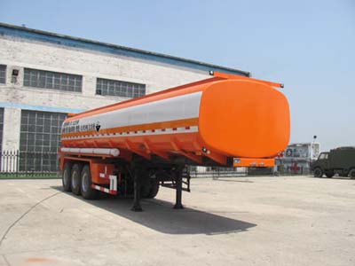 陆平机器10.8米27.5吨化工液体运输半挂车(LPC9400GHY)