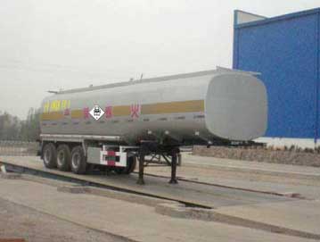 中集11.4米31吨化工液体运输半挂车(ZJV9404GHYSD)
