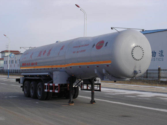 金碧13米29.7吨化工液体运输半挂车(PJQ9403GHY)