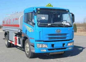 运油车