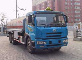 运油车