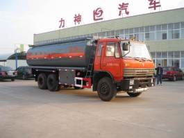 运油车