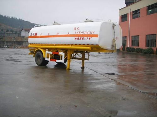 陆氏6.9米10吨化工液体运输半挂车(LSX9170GHY)
