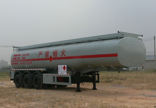 明威12.5米28.2吨化工液体运输半挂车(NHG9404GHY)