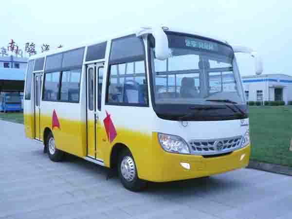 南骏6.6米10-25座城市客车(CNJ6660EG1B)