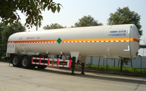 查特11.6米21.5吨低温液体运输半挂车(CTZ9330GDY)