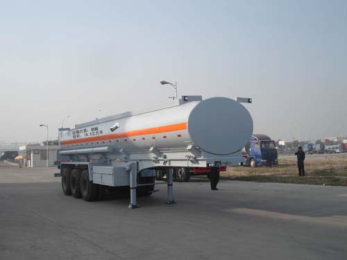 驼山11米31吨化工液体运输半挂车(WFG9402GHY)