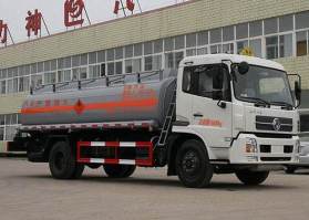 运油车