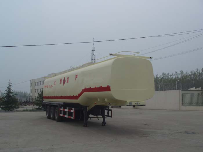 梁兴13米30.2吨化工液体运输半挂车(LX9400GHY)