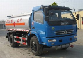 运油车