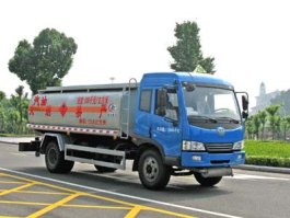 运油车