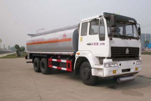 华威驰乐牌SGZ5250GHYZZ3J52化工液体运输车