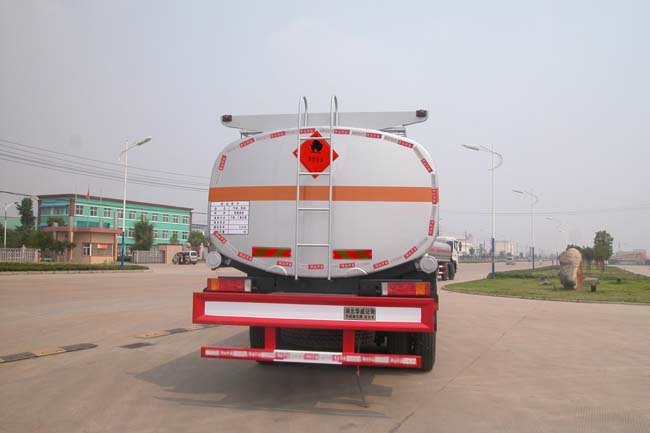 华威驰乐牌SGZ5250GHYDFL3A9化工液体运输车公告图片