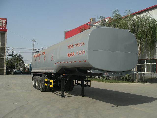 华任11.7米32吨化工液体运输半挂车(XHT9401GHY)