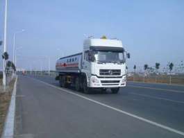 龙帝牌SLA5312GHYDFL6化工液体运输车