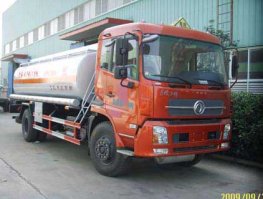 华威驰乐牌SGZ5160GHYDFL3BX化工液体运输车