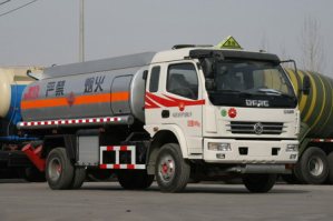 加油车
