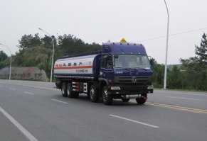 龙帝牌SLA5311GHYE6化工液体运输车
