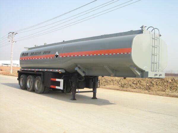 特运10.6米33吨化工液体运输半挂车(DTA9407GHY)