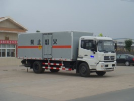 爆破器材运输车