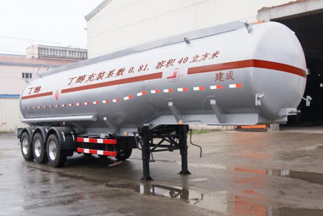 建成12.6米31.8吨化工液体运输半挂车(JC9403GHY)