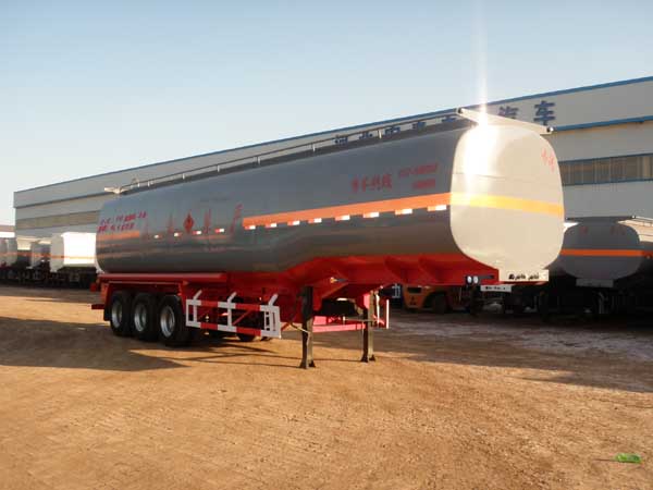 正康宏泰12.3米31.2吨易燃液体罐式运输半挂车(HHT9402GRY)