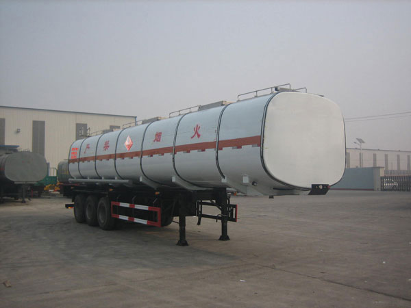 华昌12.6米32吨易燃液体罐式运输半挂车(QDJ9402GRY)