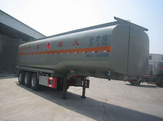 华昌11米30.5吨易燃液体罐式运输半挂车(QDJ9405GRY)