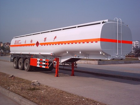 港粤12.2米30吨易燃液体罐式运输半挂车(HSD9402GRY)