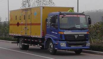 爆破器材运输车