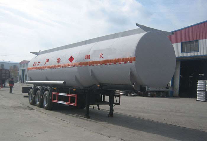 华昌12.6米31吨易燃液体罐式运输半挂车(QDJ9407GRY)