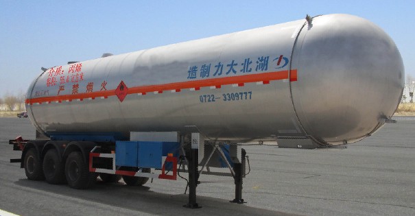 大力13米23.3吨液化气体运输半挂车(DLQ9390GYQ)