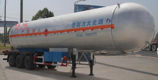 大力13米24.8吨液化气体运输半挂车(DLQ9402GYQX)