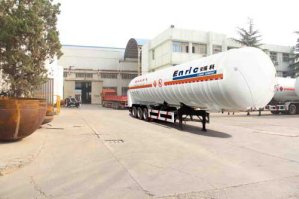 低温液体运输半挂车