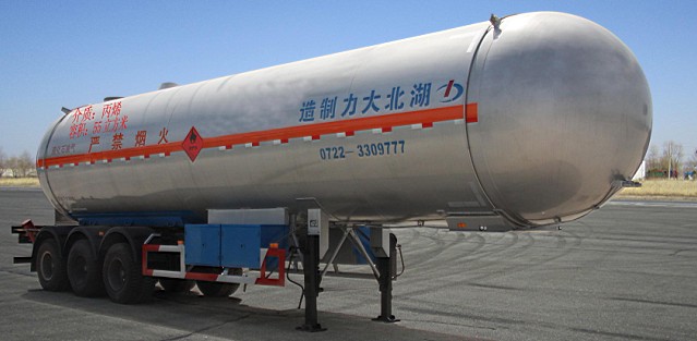 大力12.7米23.7吨液化气体运输半挂车(DLQ9403GYQS)