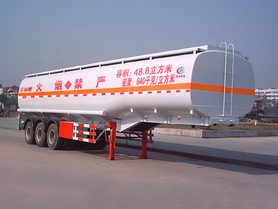 程力威13米29.8吨易燃液体罐式运输半挂车(CLW9400GRYA)