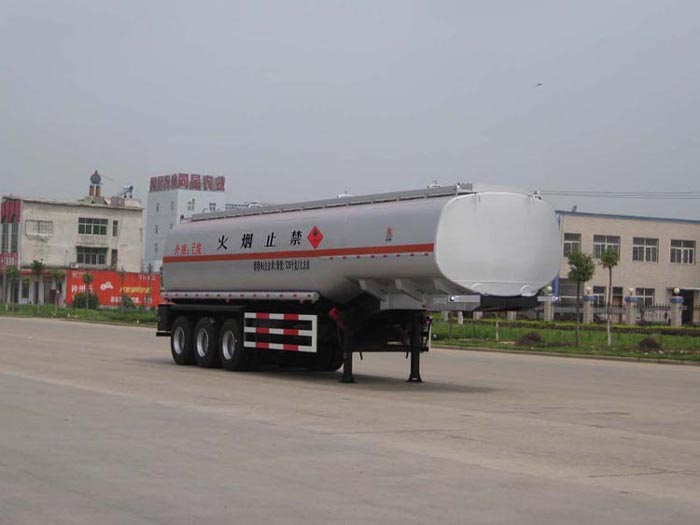 龙帝11.2米31.6吨易燃液体罐式运输半挂车(SLA9400GRY)