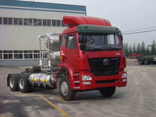 ZZ4255V3846D1LH 豪瀚牵引汽车图片