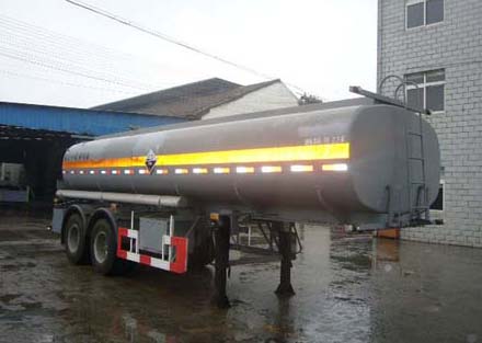 沪光8.7米20吨腐蚀性物品罐式运输半挂车(HG9283GFW)
