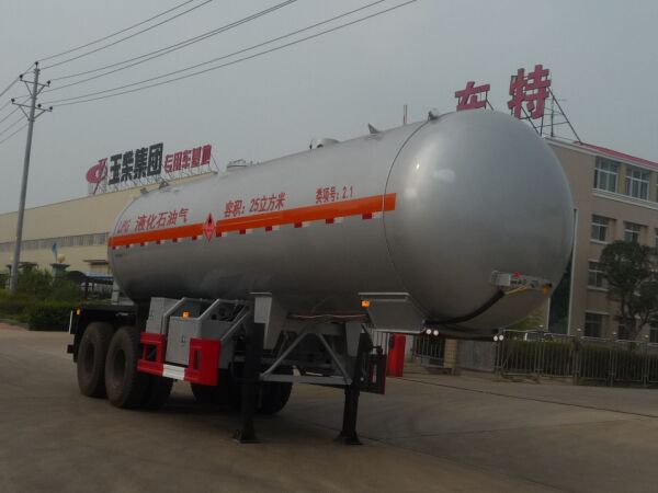 特运9.2米10.5吨液化气体运输半挂车(DTA9200GYQ)
