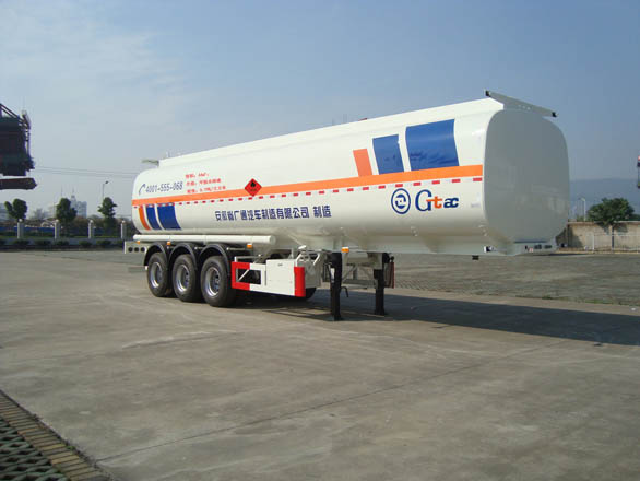 安通11.2米30.2吨易燃液体罐式运输半挂车(CHG9401GRY)