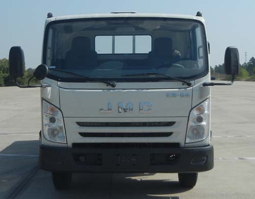 JX1053TK24 江铃5.1米载货汽车图片