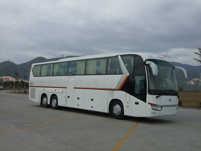 金龙13.7米24-63座客车(XMQ6140Y3)